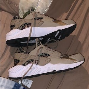 nike huarache leopard